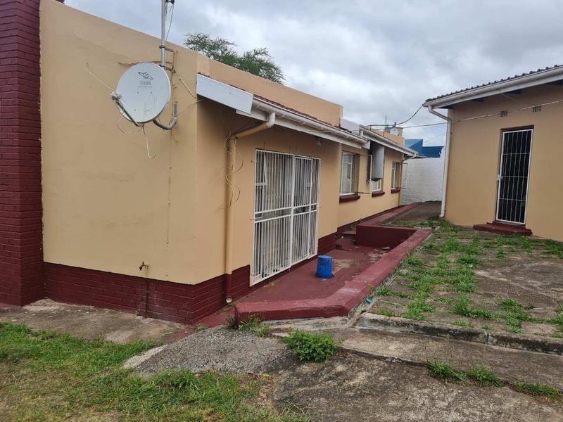 6 Bedroom Property for Sale in Southernwood Eastern Cape